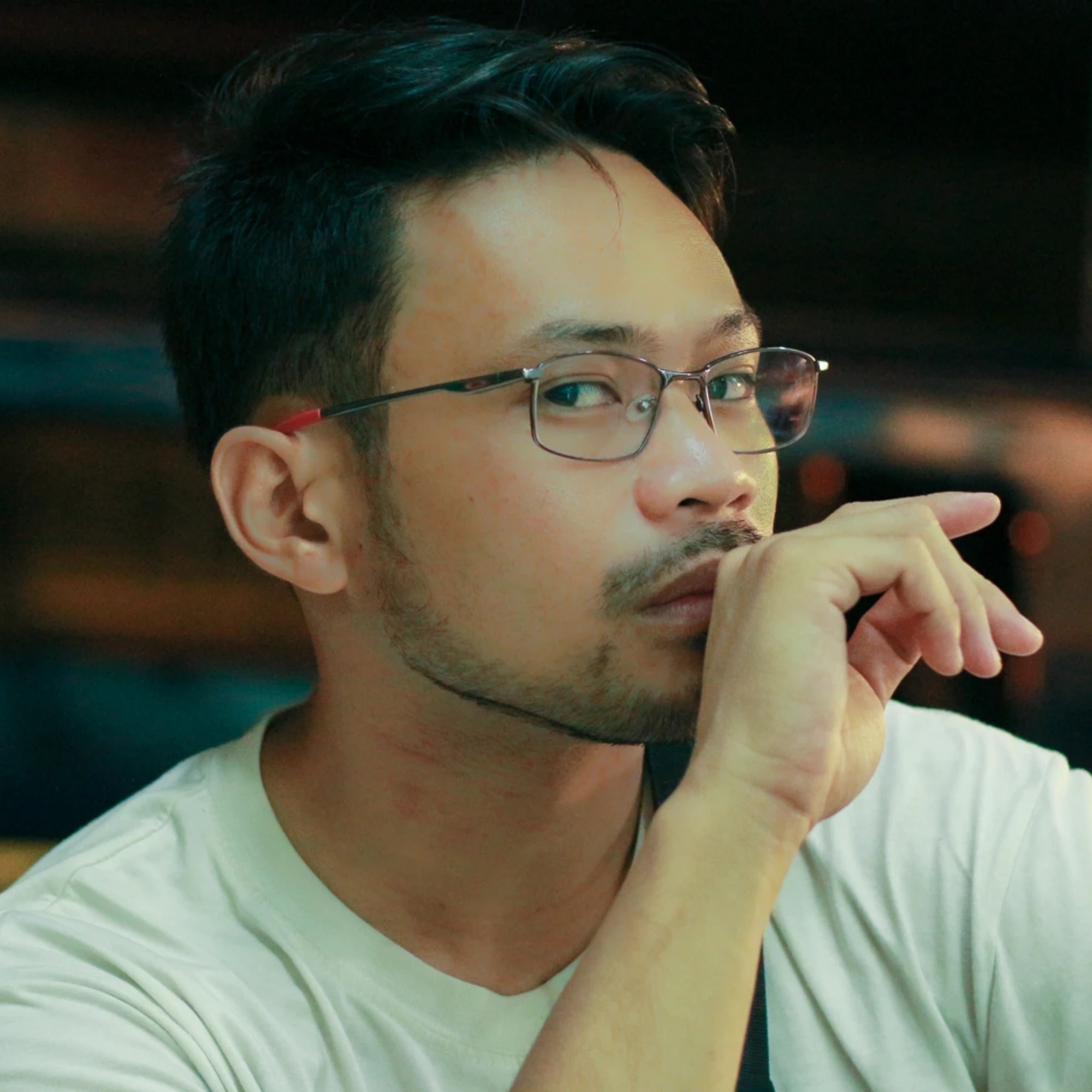 Frank Lloyd de la Cruz bio page — educator and content specialist